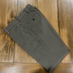 Dockers Men’s Straight Fit Flat Front Chinos, Size 30x32, Brown